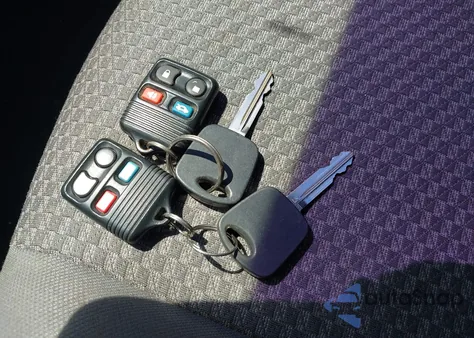 2005 Ford Focus Zx3 from USA, damaged, VIN 3FAFP31N45R136601